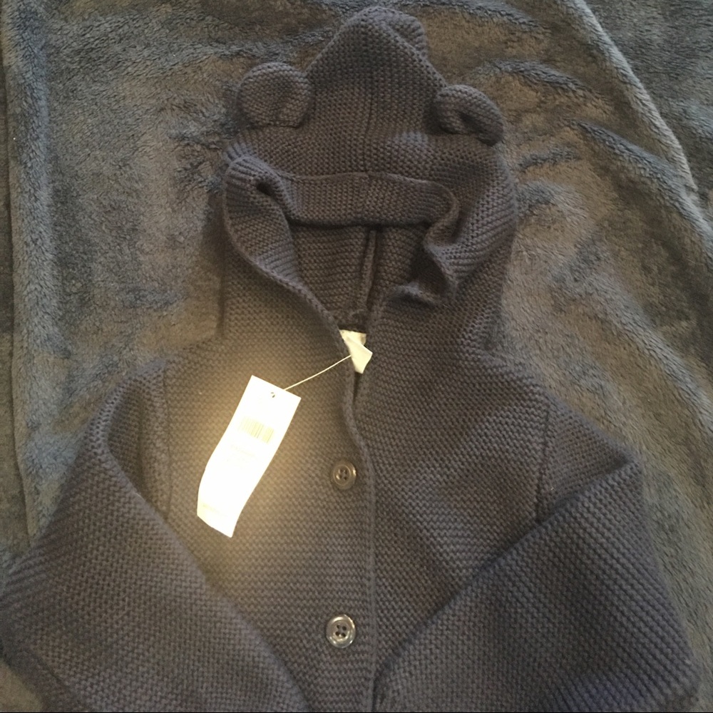 NWT baby Gap gender neutral hooded sweater